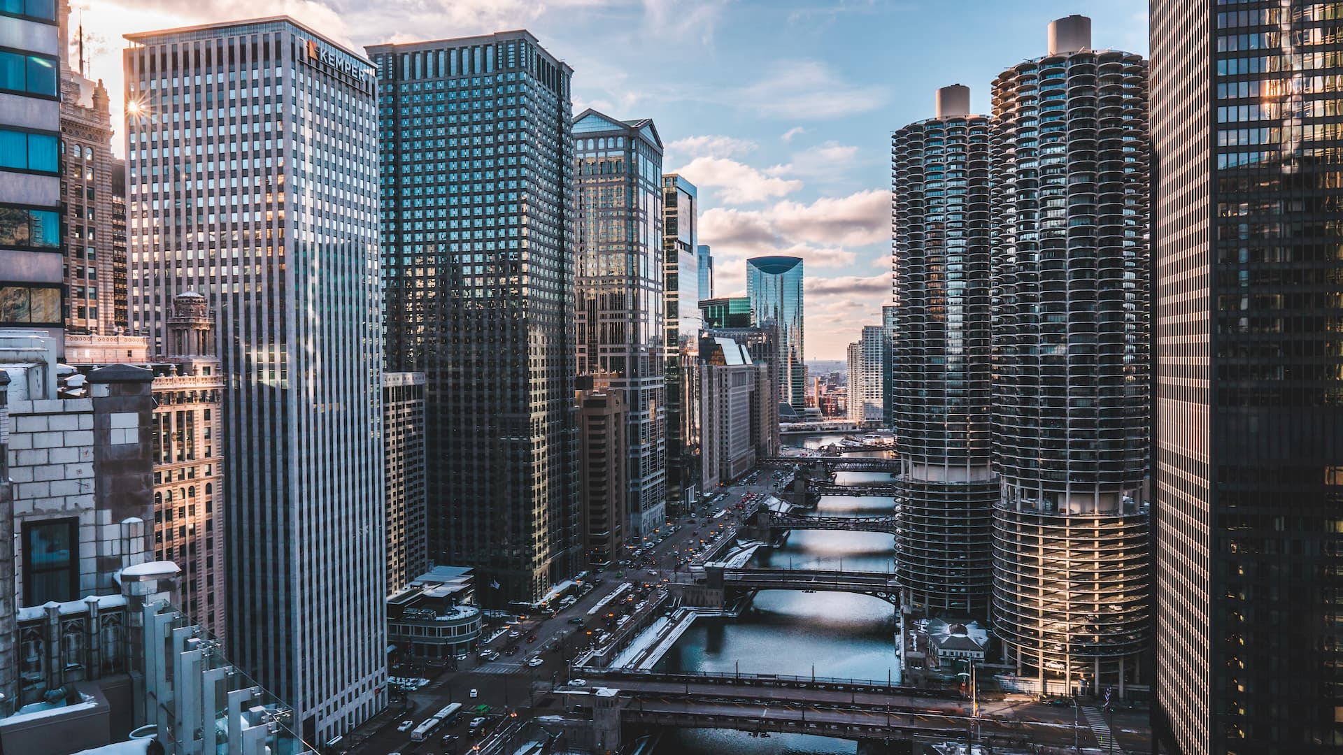 Aerial view of Chicago River near the Marina Towers.